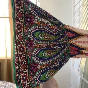 Xl but fits me & I am usually a medium:)